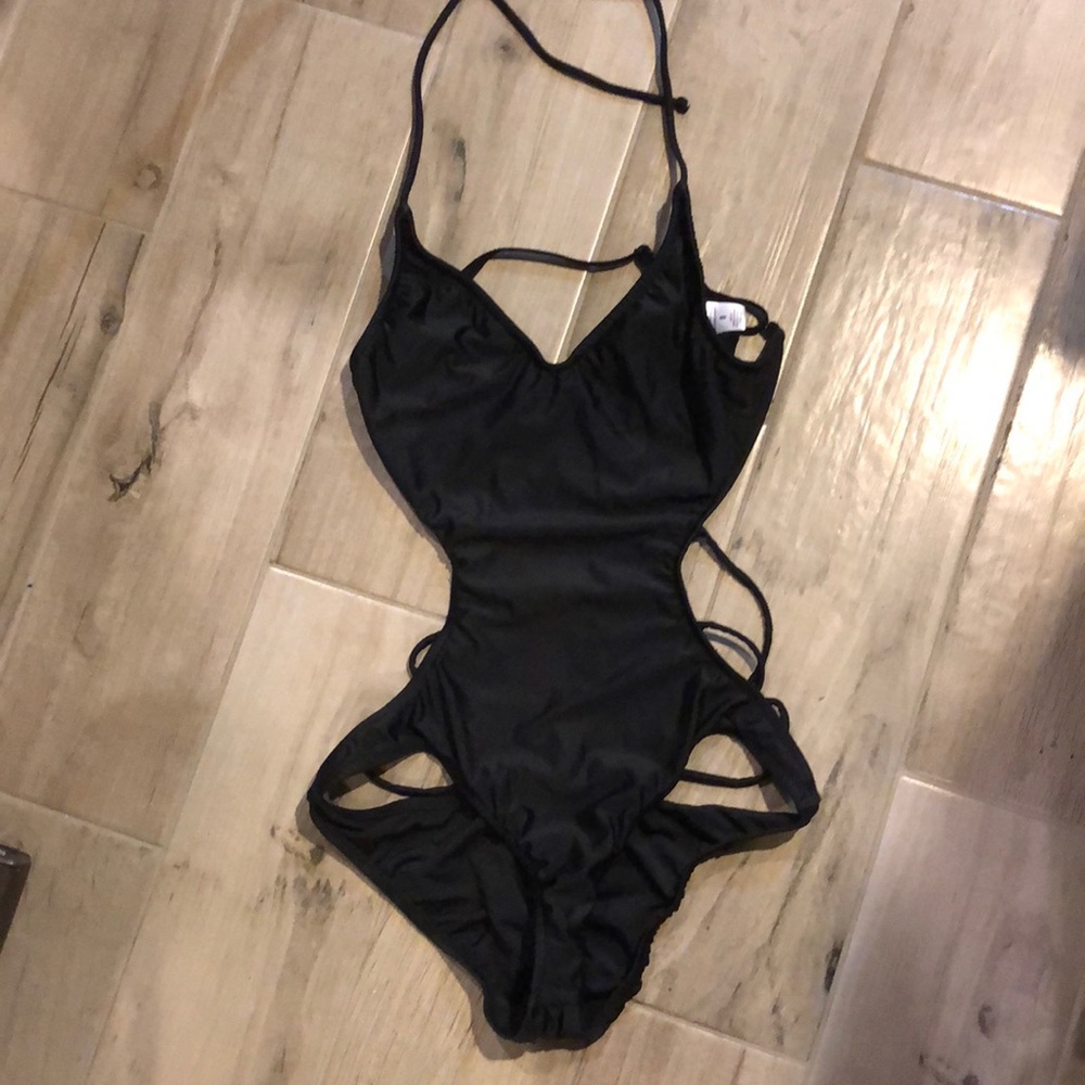 Cut out halter one piece